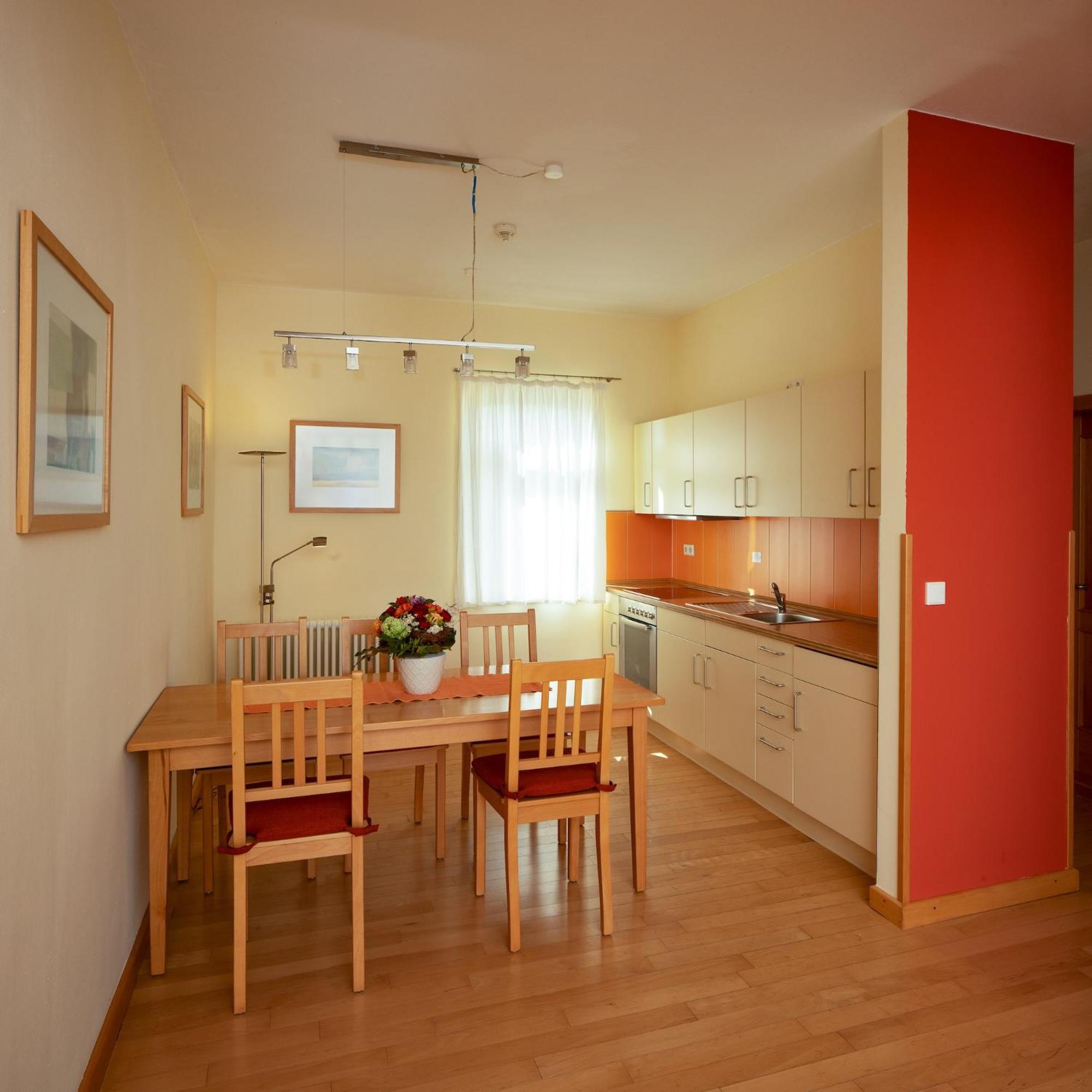 Biohotel Stiftsgut Wilhelmsgluecksbrunn Creuzburg Exterior photo
