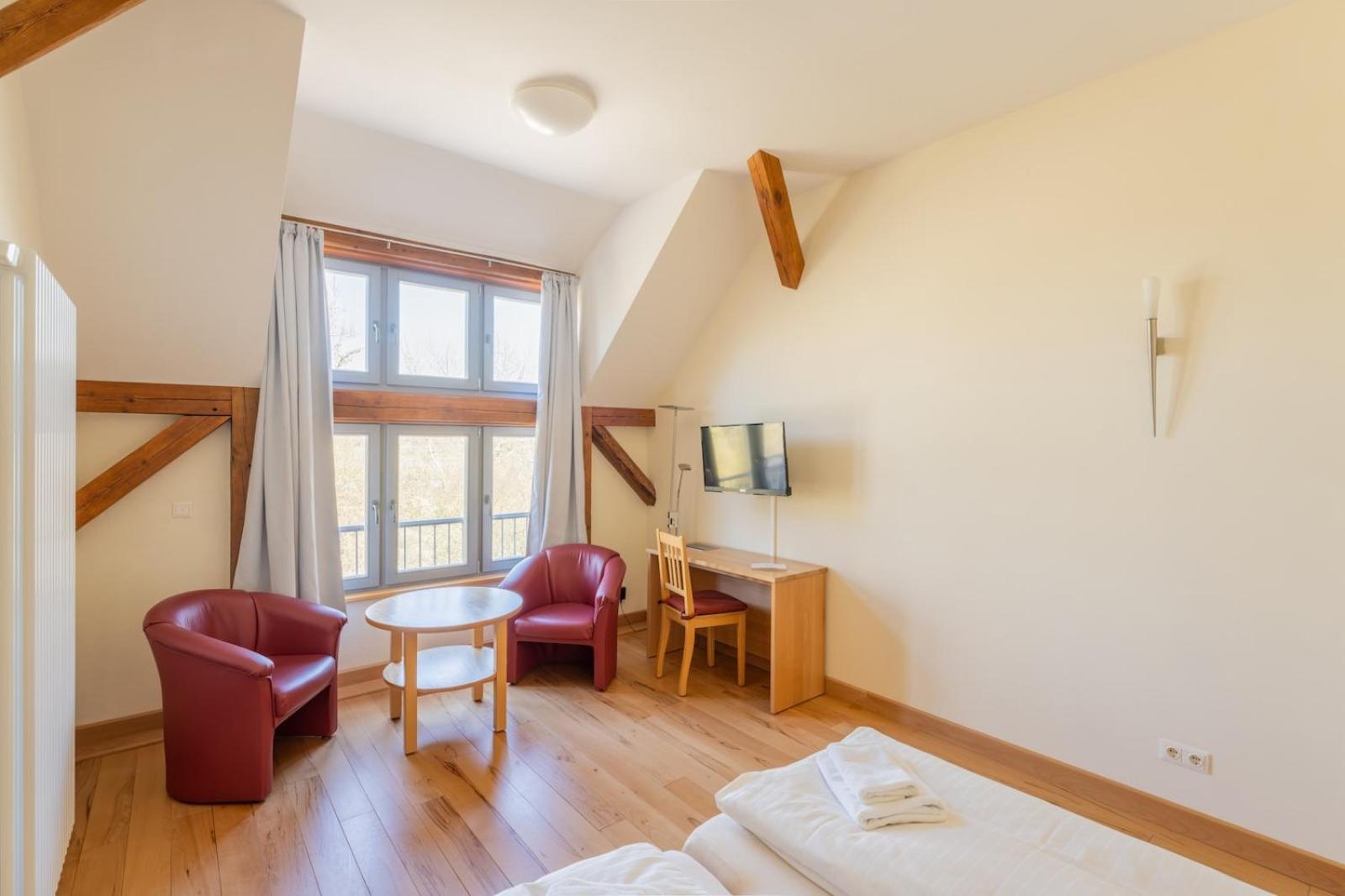 Biohotel Stiftsgut Wilhelmsgluecksbrunn Creuzburg Exterior photo